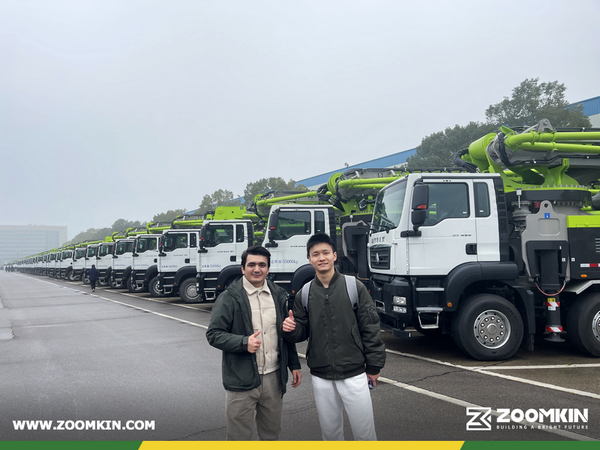 Kyrgyzstan Customer Visited ZOOMLION Factory
