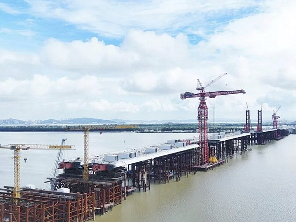 XCMG’s World’s Largest Bridge Tower Crane Passes Load Test